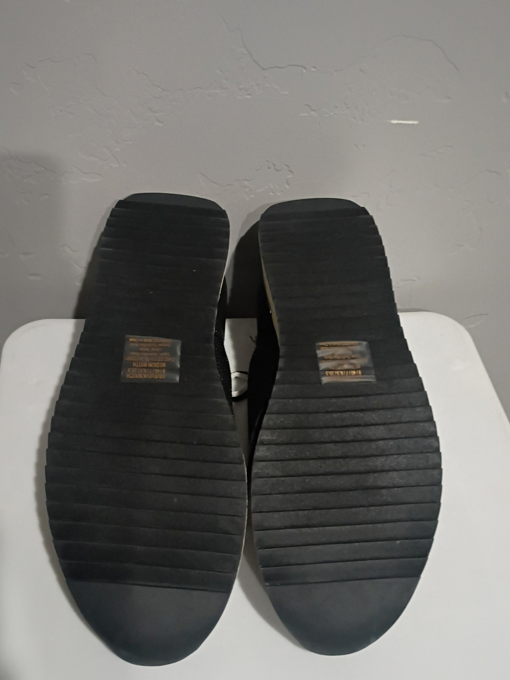 Reaction Kenneth Cole Black Knit & Leather Sneakers with White Sole - Picture 3 of 8